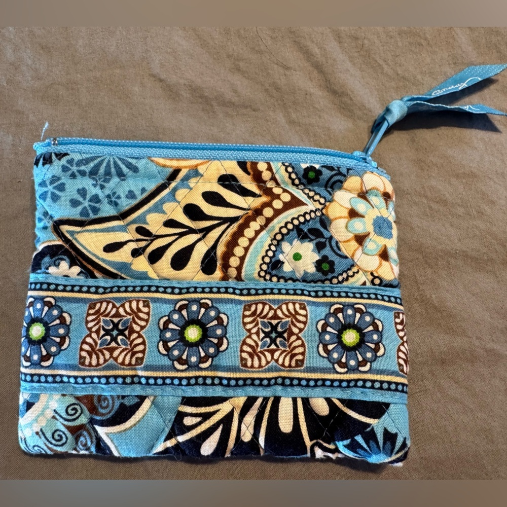 Vera Bradley Blue White Floral Quilted Cosmetic Coin Pouch